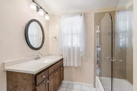 Bath - 954 Wren Ct, Placerville, CA 95667 photo 1 of 4