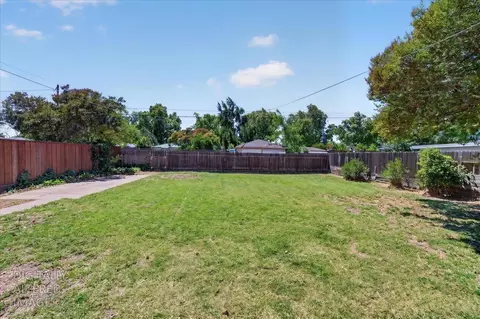 Exterior - 1627 Albany Ave, Modesto, CA 95350 photo 5 of 6