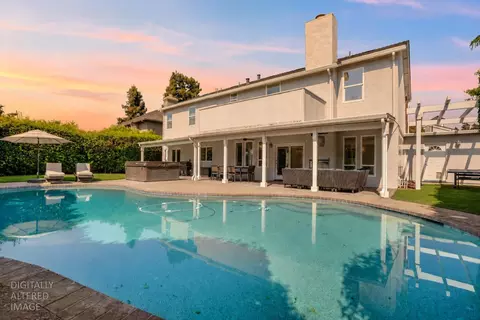 Exterior - 3817 Viader Dr, Modesto, CA 95356 photo 5 of 10
