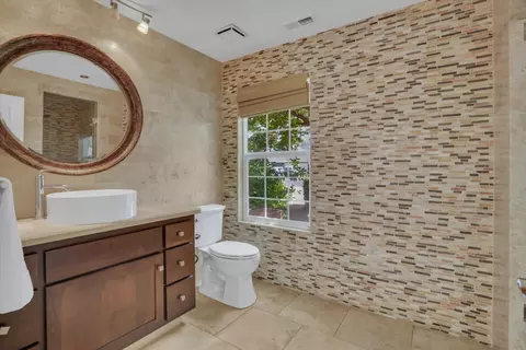 Bath - 3817 Viader Dr, Modesto, CA 95356 photo 1 of 7