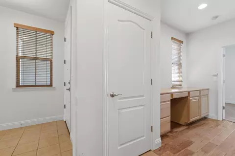 Entry Way - 4057 Huston Way, Olivehurst, CA 95961 photo 3 of 7