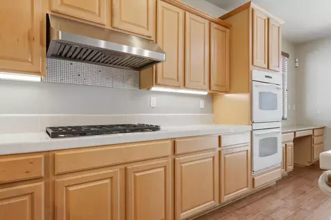 Kitchen - 4057 Huston Way, Olivehurst, CA 95961 photo 4 of 4