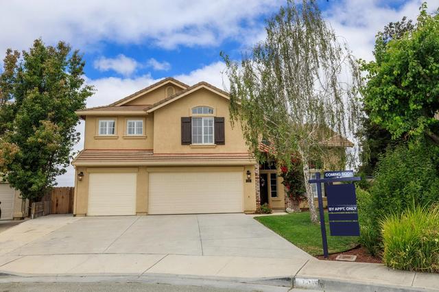 1100 Mulberry Ct, Hollister, CA 95023