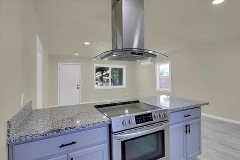 Kitchen - 5018 Western Ave, Olivehurst, CA 95961 photo 4 of 5