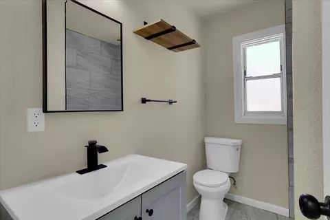 Bath - 5018 Western Ave, Olivehurst, CA 95961 photo 1 of 3