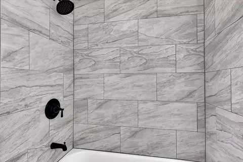 Bath - 5018 Western Ave, Olivehurst, CA 95961 photo 2 of 3