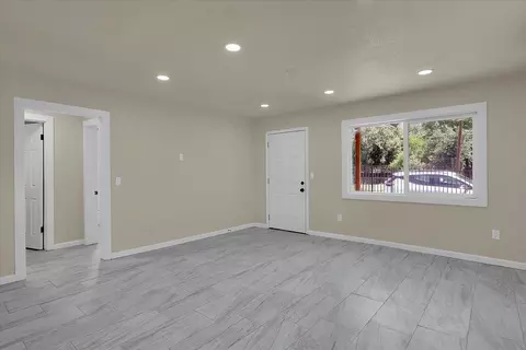 Living - 5018 Western Ave, Olivehurst, CA 95961 photo 3 of 5