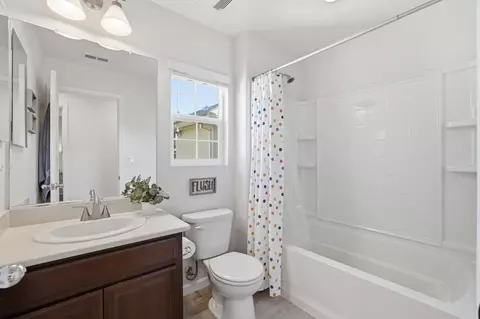 Bath - 791 Equinox Loop, Lincoln, CA 95648 photo 2 of 2