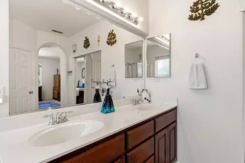 Bath - 705 Kristi Ct, Jackson, CA 95642 photo 5 of 6