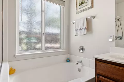 Bath - 705 Kristi Ct, Jackson, CA 95642 photo 2 of 6