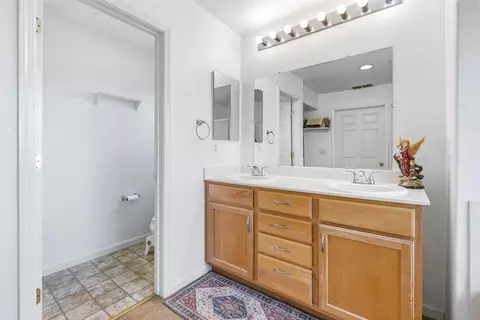 Bath - 1750 Hicks Ave, Olivehurst, CA 95961 photo 5 of 5