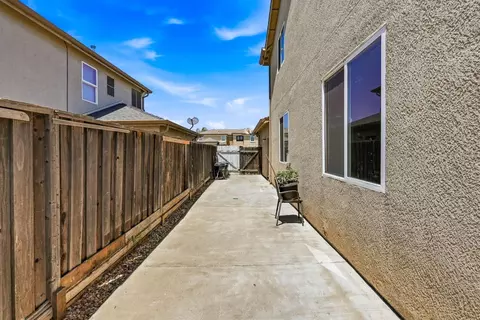 Exterior - 1750 Hicks Ave, Olivehurst, CA 95961 photo 14 of 14