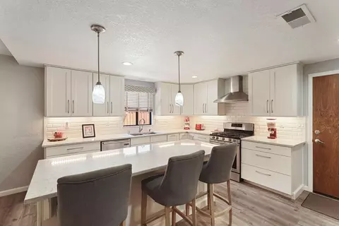 Kitchen - 3025 Park Oak Dr, Lodi, CA 95242 photo 2 of 4