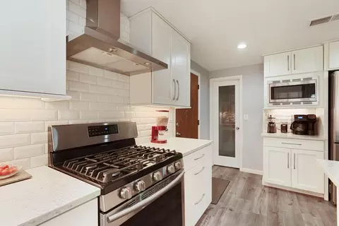 Kitchen - 3025 Park Oak Dr, Lodi, CA 95242 photo 3 of 4