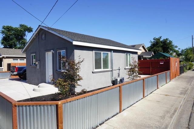 403 Stockton St, Manteca, CA 95337