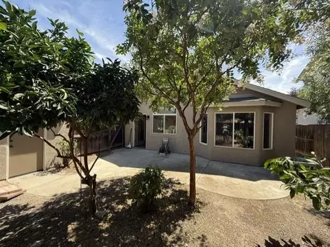 Exterior - 4225 Merchant Ln, Turlock, CA 95382 photo 5 of 6