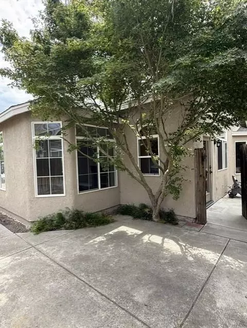 Exterior - 4225 Merchant Ln, Turlock, CA 95382 photo 3 of 6