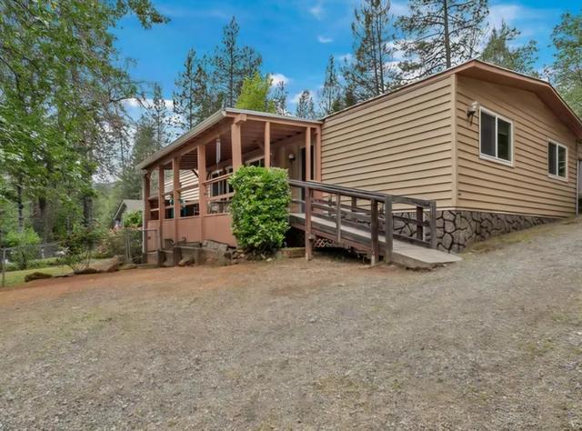 20742 Mammoth Dr, Lakehead, CA 96051
