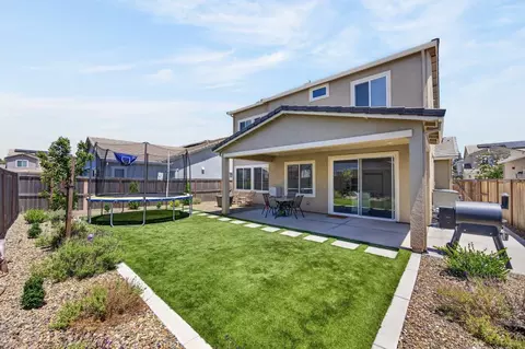 8330 Claret St, Roseville, CA 95747