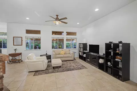 201 Bowden Ct, Roseville, CA 95747