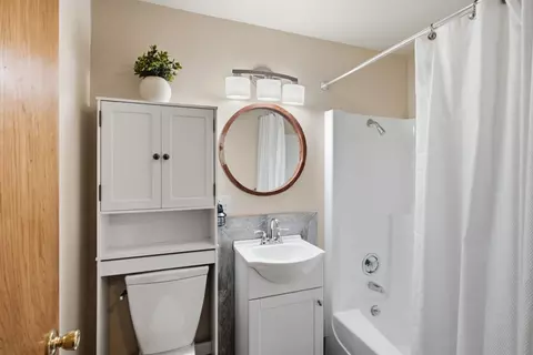 Bath - 1888 Cypress Pt, Arnold, CA 95223 photo 1 of 2
