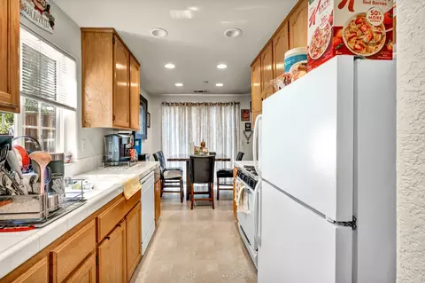 Kitchen - 26229 Bruno Ct, Esparto, CA 95627 photo 2 of 2