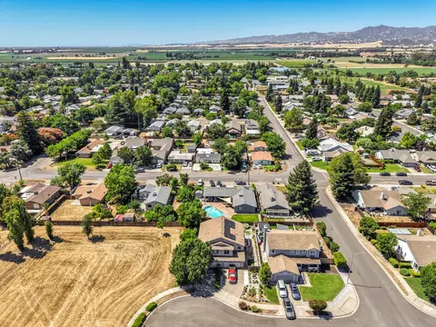 View/Area - 26229 Bruno Ct, Esparto, CA 95627 photo 6 of 7