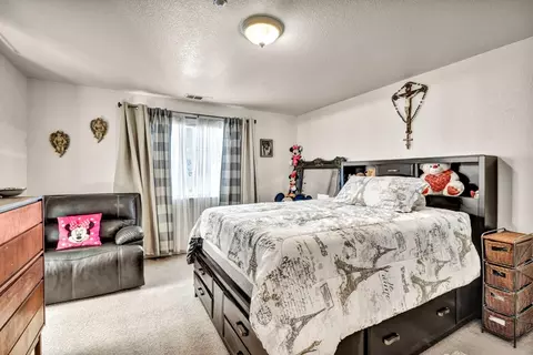 Bedroom - 26229 Bruno Ct, Esparto, CA 95627 photo 3 of 4