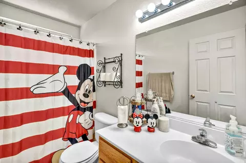 Bath - 26229 Bruno Ct, Esparto, CA 95627 photo 1 of 2