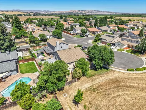 View/Area - 26229 Bruno Ct, Esparto, CA 95627 photo 2 of 7