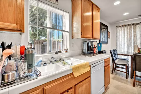 Kitchen - 26229 Bruno Ct, Esparto, CA 95627 photo 1 of 2