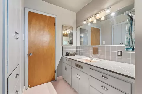 Bath - 7148 E Waterloo Rd, Stockton, CA 95215 photo 4 of 4
