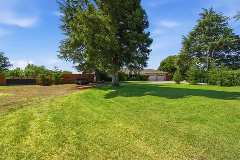 Exterior - 7148 E Waterloo Rd, Stockton, CA 95215 photo 7 of 11