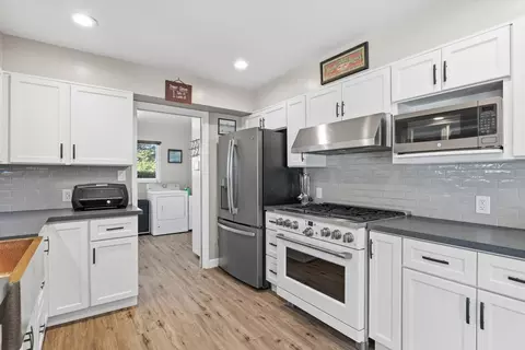 Kitchen - 7148 E Waterloo Rd, Stockton, CA 95215 photo 5 of 8