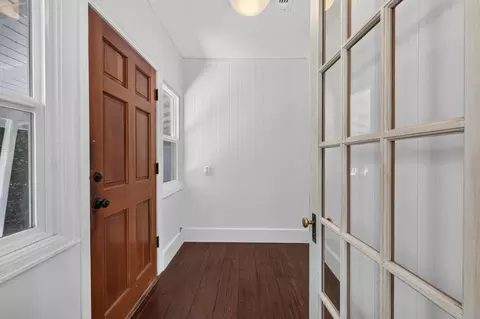 Entry Way - 4335 Walnut Ave, Carmichael, CA 95608 photo 2 of 4