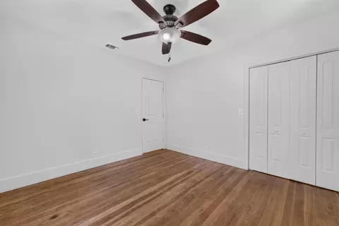 Bedroom - 4335 Walnut Ave, Carmichael, CA 95608 photo 4 of 6