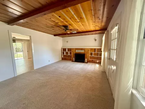 Living - 1053 Sycamore Ave, Gustine, CA 95322 photo 1 of 3