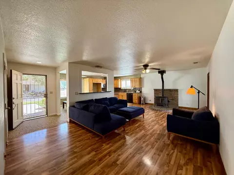 658 Lee Ave, Newman, CA 95360 photo 2