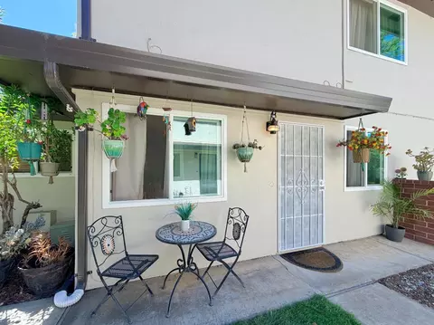 Exterior - 2848 Bidwell St #3, Davis, CA 95618 photo 3 of 4