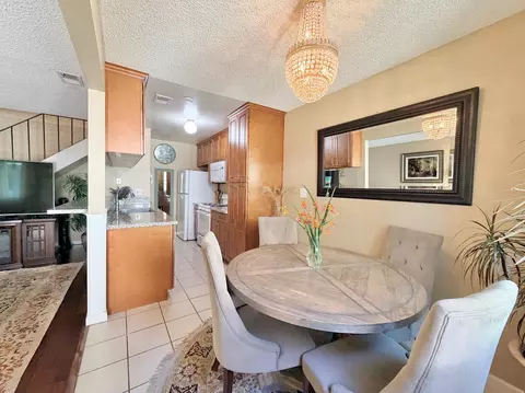 Dining - 2848 Bidwell St #3, Davis, CA 95618 photo 2 of 2