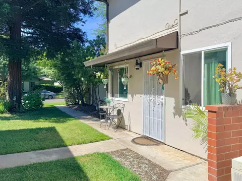 Exterior - 2848 Bidwell St #3, Davis, CA 95618 photo 2 of 4