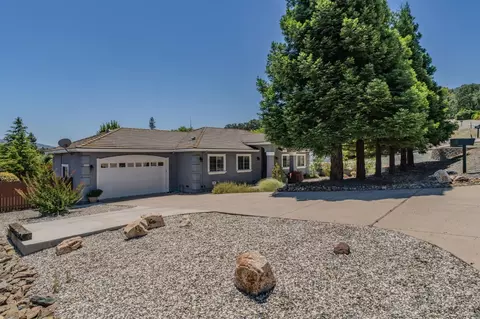 2031 Hartvickson Ln, Valley Springs, CA 95252