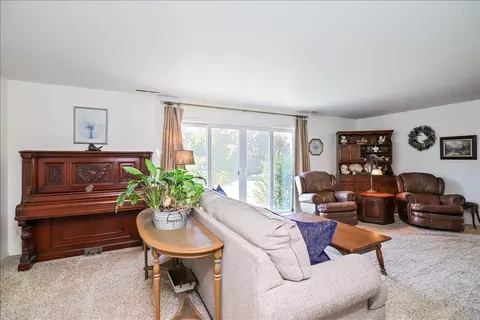 Living - 28937 Upper Rd, Newman, CA 95360 photo 2 of 4
