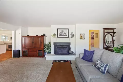 Living - 28937 Upper Rd, Newman, CA 95360 photo 4 of 4