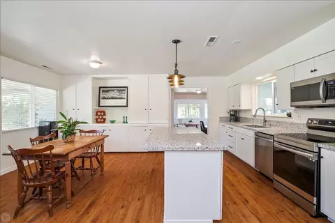 Kitchen - 28937 Upper Rd, Newman, CA 95360 photo 5 of 5