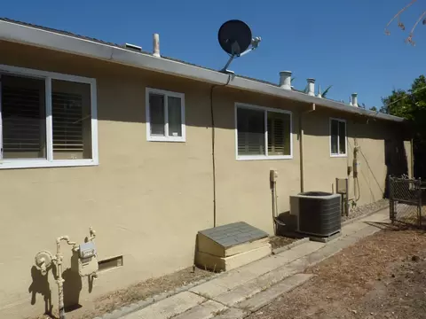 719 S Maple Ave, Manteca, CA 95337 photo 2