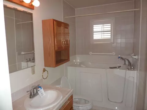719 S Maple Ave, Manteca, CA 95337 photo 4