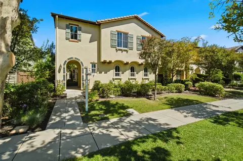 617 W Esplanade Dr, Mountain House, CA 95391