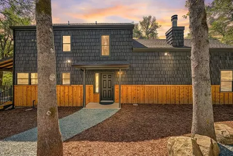 15880 Arrowhead Pl, Grass Valley, CA 95949