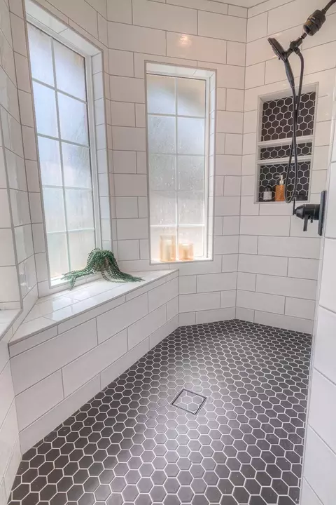 Bath - 34672 Bernard Rd, Tracy, CA 95377 photo 5 of 7